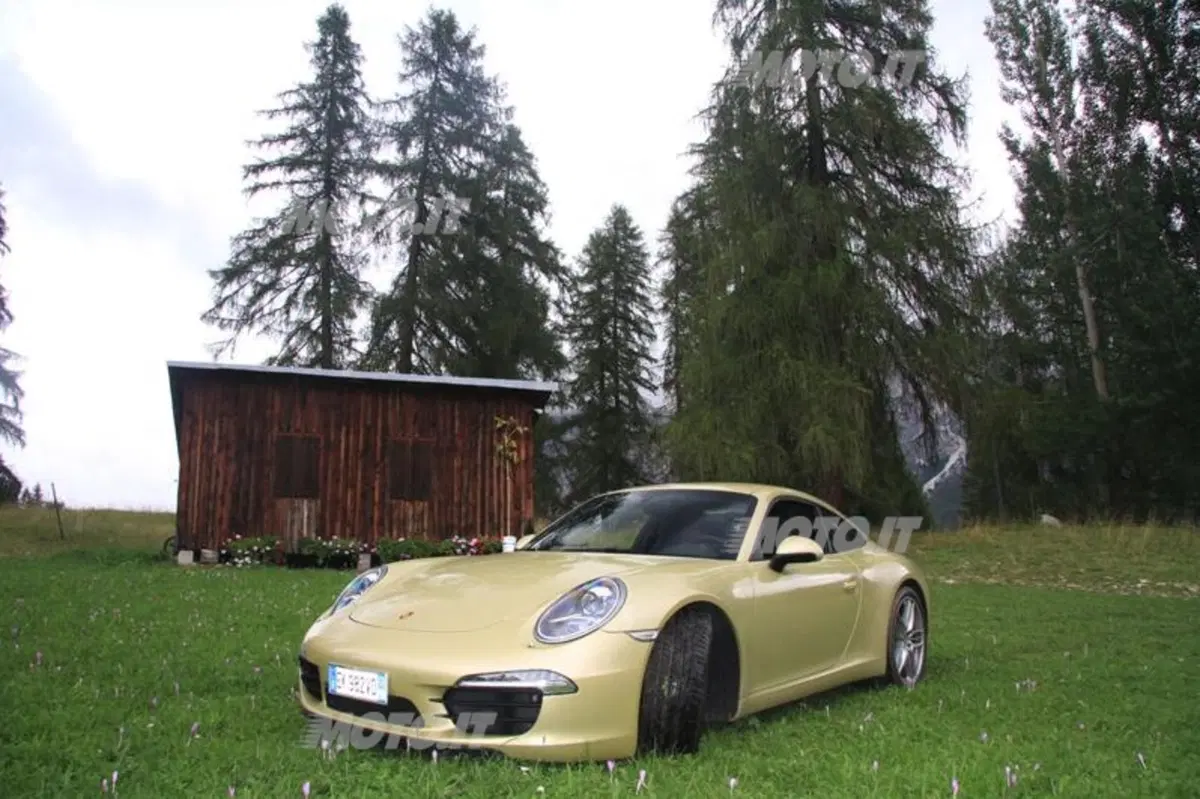 Porsche 911 Carrera S vs Carrera 4S (26)