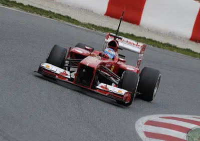 Formula 1 test Barcellona giorno 3. Alonso e la Ferrari davanti a tutti