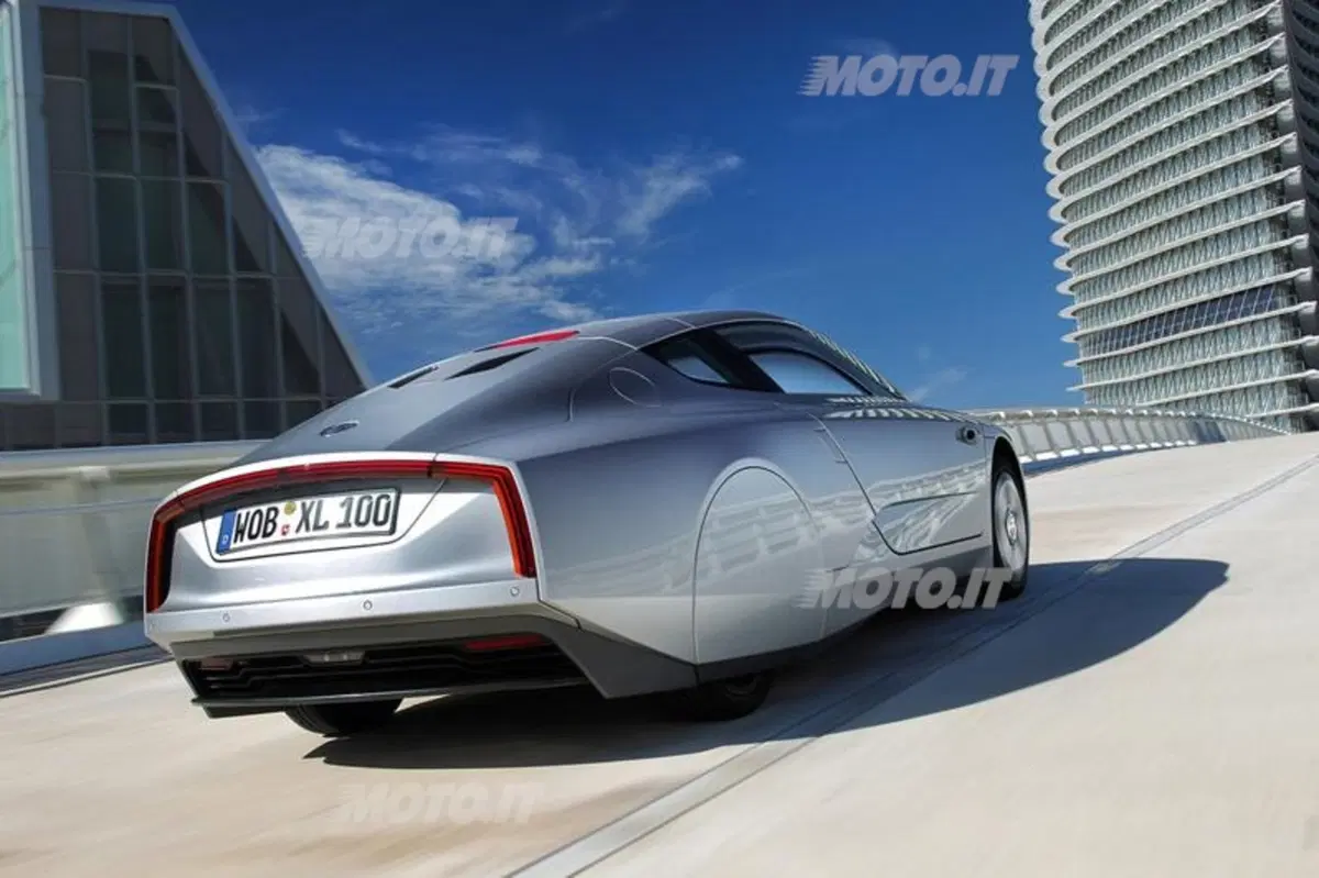 Volkswagen XL1: confermata la produzione dell’auto da 0.9 l/100 km (4)