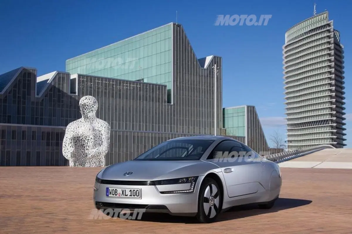 Volkswagen XL1: confermata la produzione dell’auto da 0.9 l/100 km (8)