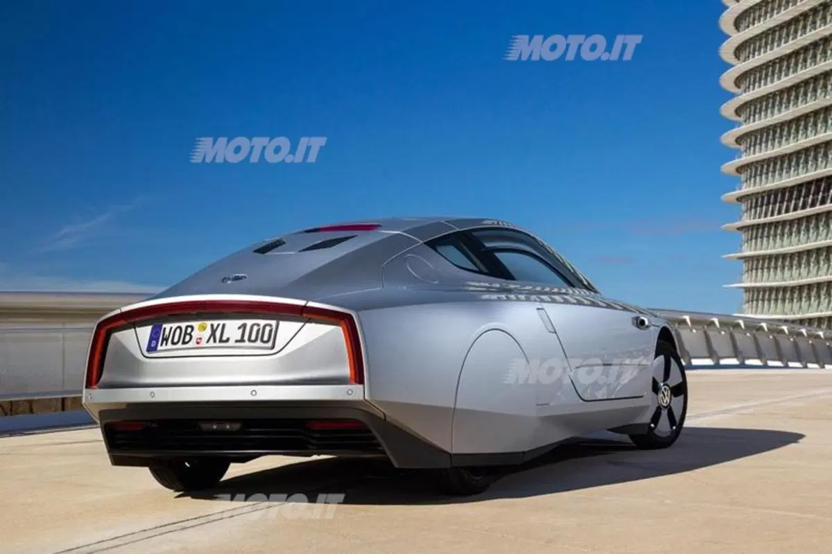 Volkswagen XL1: confermata la produzione dell’auto da 0.9 l/100 km (9)