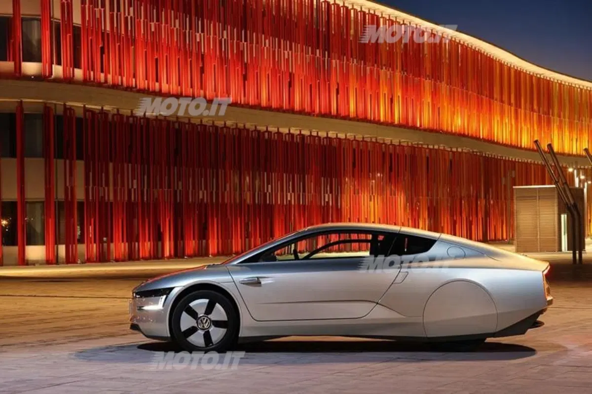 Volkswagen XL1: confermata la produzione dell’auto da 0.9 l/100 km (12)