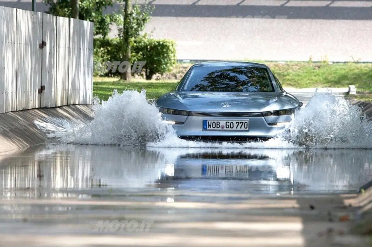 Volkswagen XL1: confermata la produzione dell’auto da 0.9 l/100 km (23)