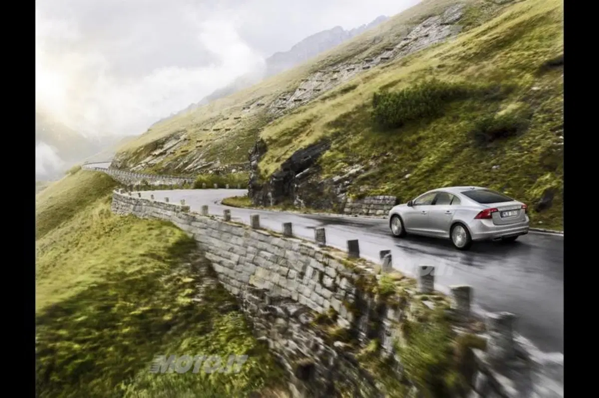 Volvo: aggiornamenti per S60, V60, XC60, S80, V70 E XC70 (3)
