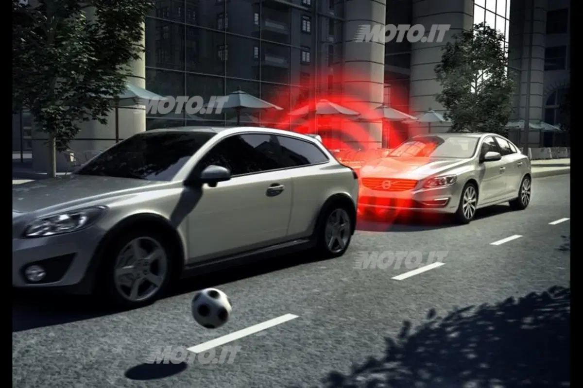 Volvo: aggiornamenti per S60, V60, XC60, S80, V70 E XC70 (23)