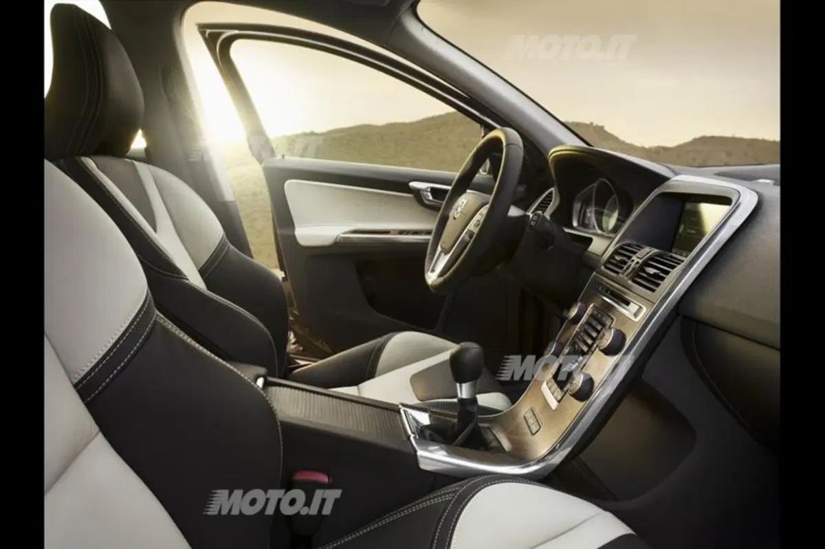 Volvo: aggiornamenti per S60, V60, XC60, S80, V70 E XC70 (25)