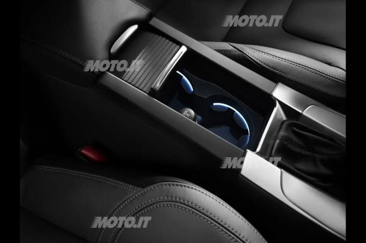 Volvo: aggiornamenti per S60, V60, XC60, S80, V70 E XC70 (29)