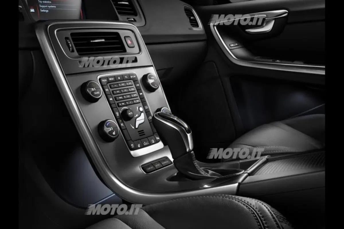 Volvo: aggiornamenti per S60, V60, XC60, S80, V70 E XC70 (30)