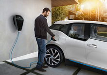 BMW Digital Charging Service: guanto di sfida a Tesla?