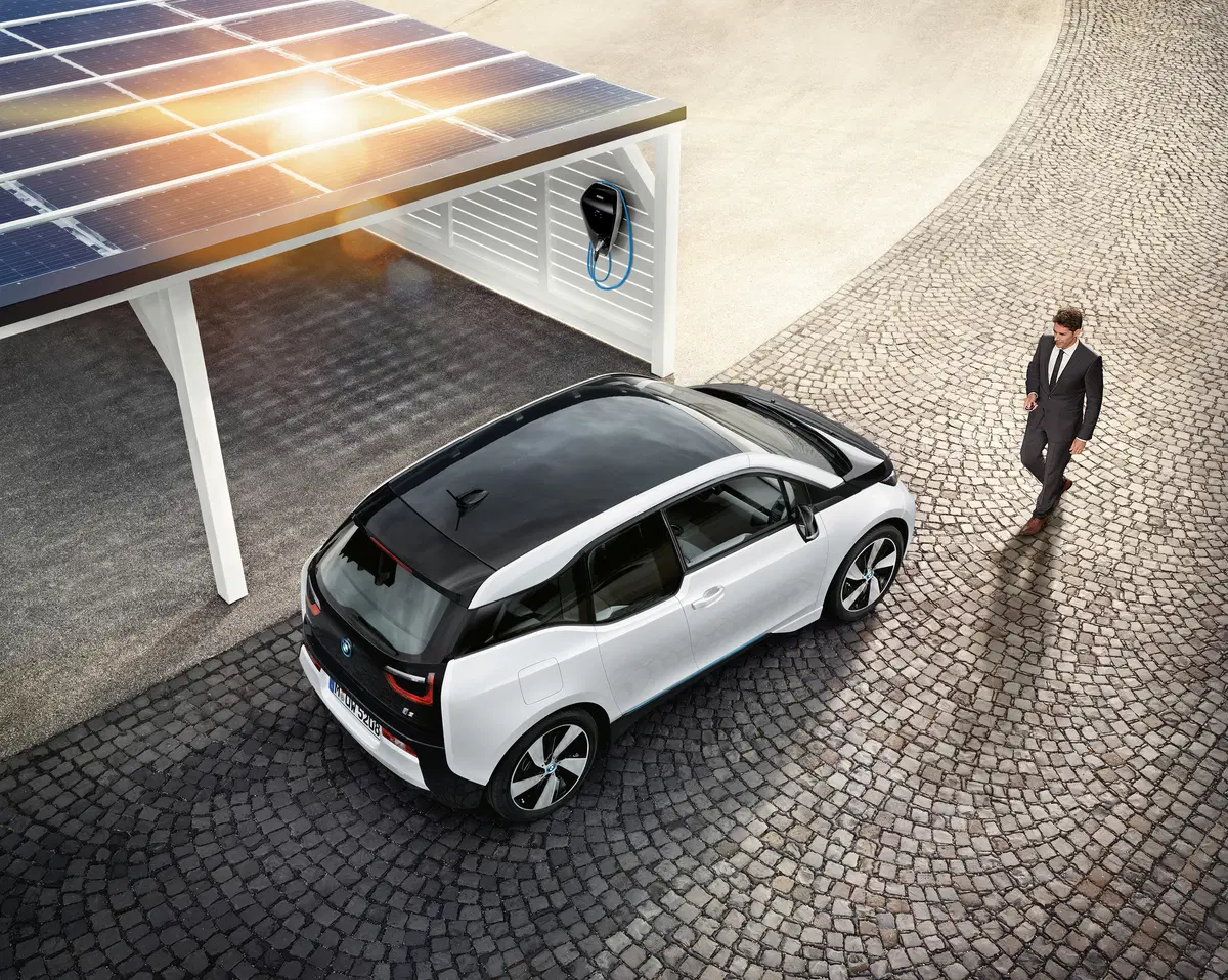 BMW Digital Charging Service: guanto di sfida a Tesla? (5)