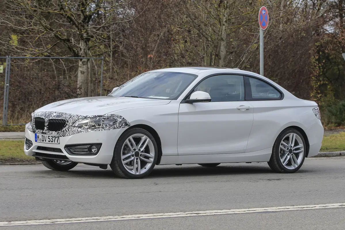 BMW Serie 2: restyling di metà carriera, ecco le foto (4)
