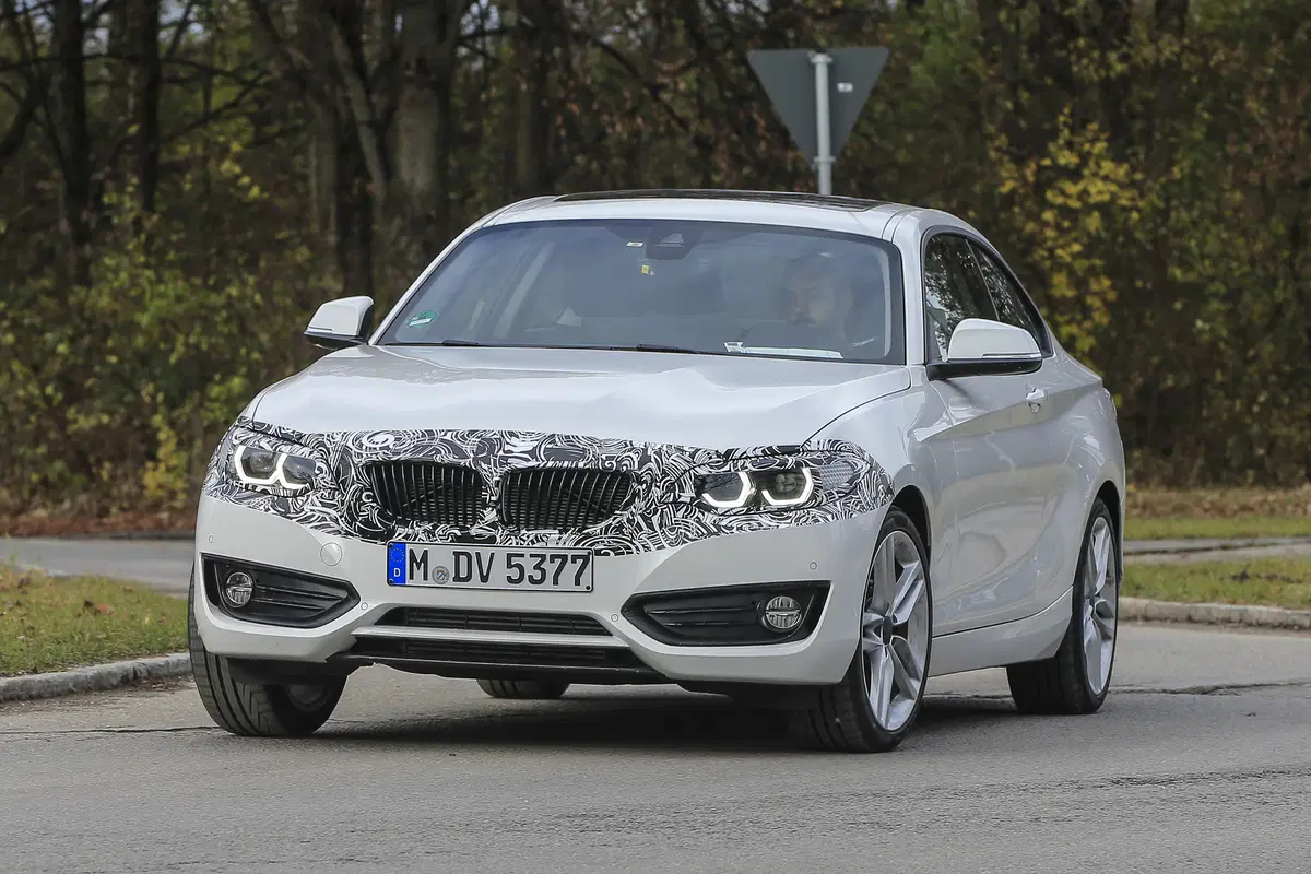 BMW Serie 2: restyling di metà carriera, ecco le foto (3)