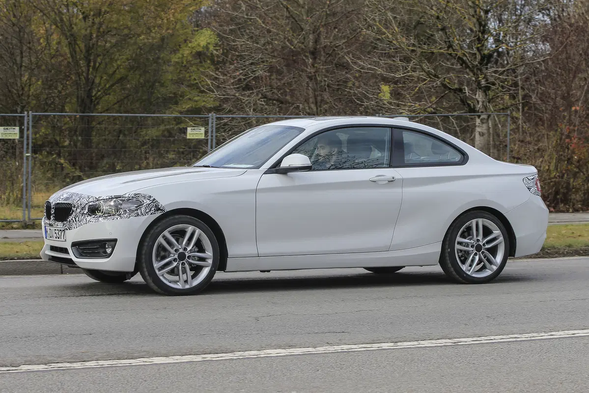 BMW Serie 2: restyling di metà carriera, ecco le foto (7)