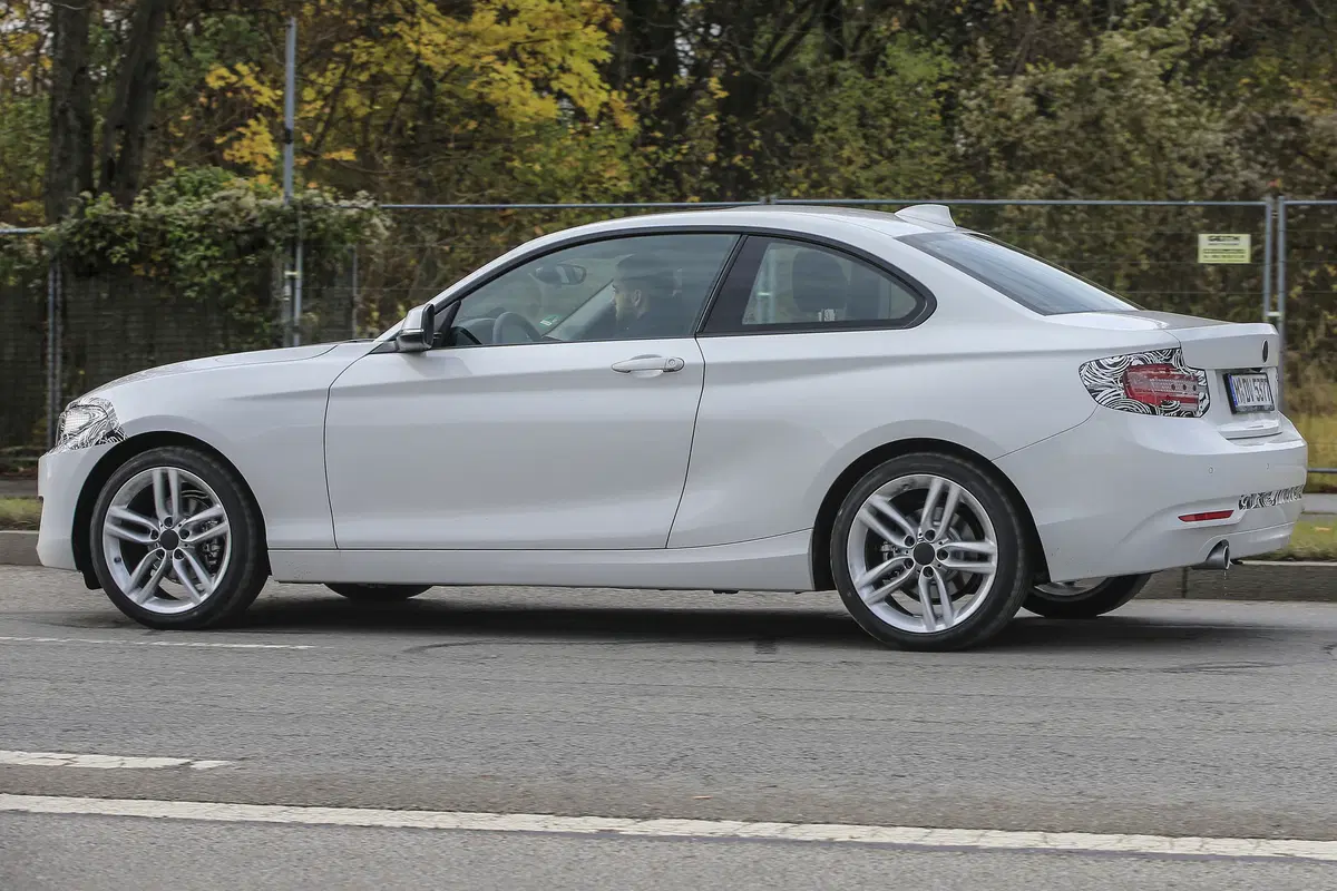 BMW Serie 2: restyling di metà carriera, ecco le foto (8)