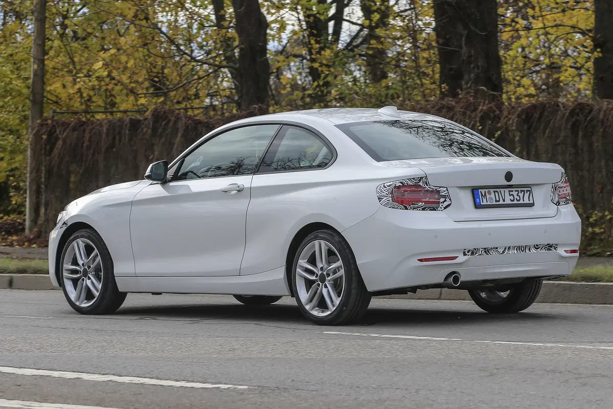 BMW Serie 2: restyling di metà carriera, ecco le foto (9)