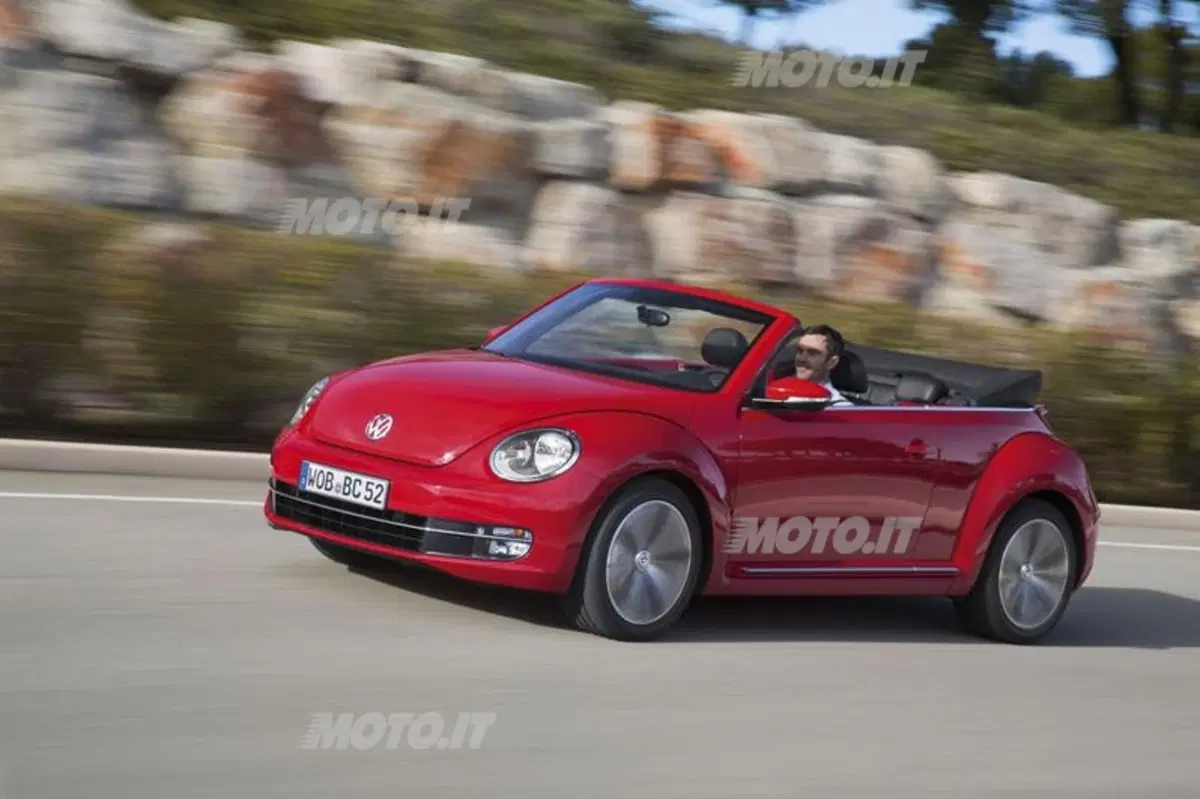 Volkswagen Maggiolino Cabriolet (3)