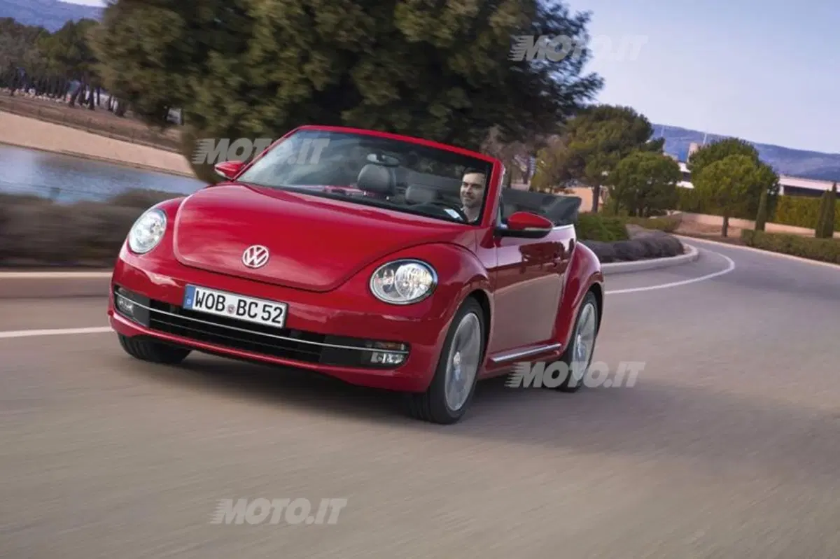 Volkswagen Maggiolino Cabriolet (6)