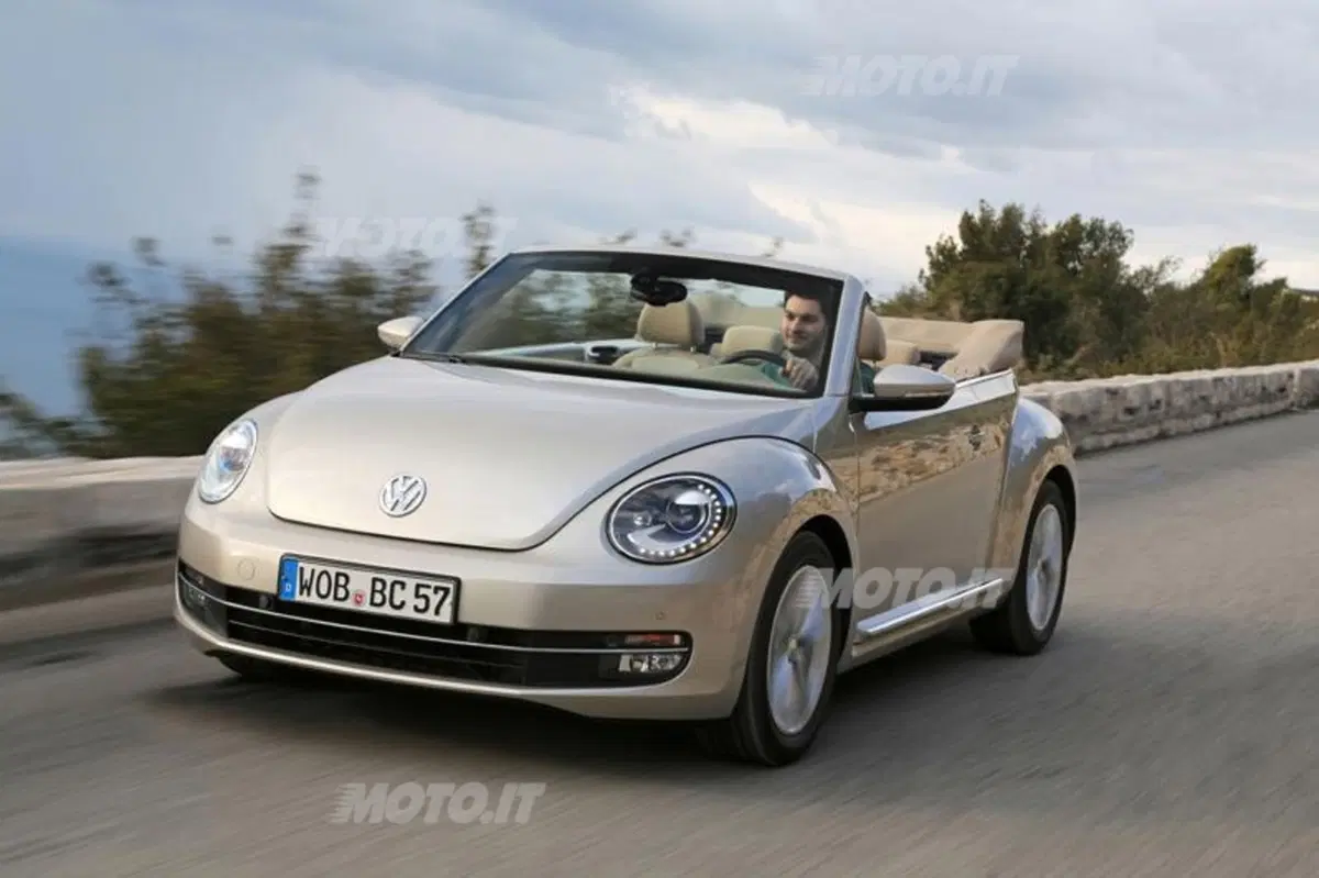 Volkswagen Maggiolino Cabriolet (7)