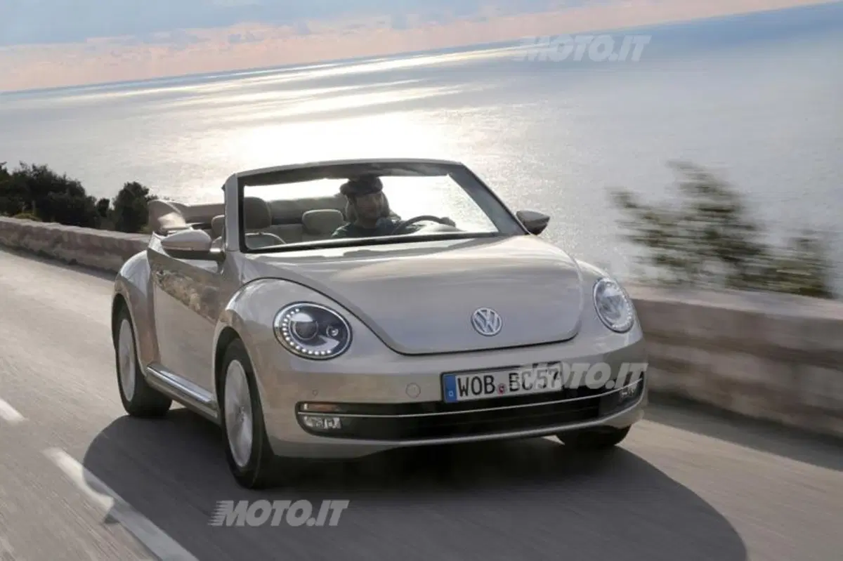 Volkswagen Maggiolino Cabriolet (10)