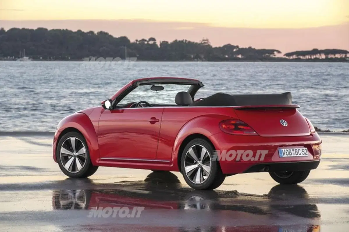 Volkswagen Maggiolino Cabriolet (11)