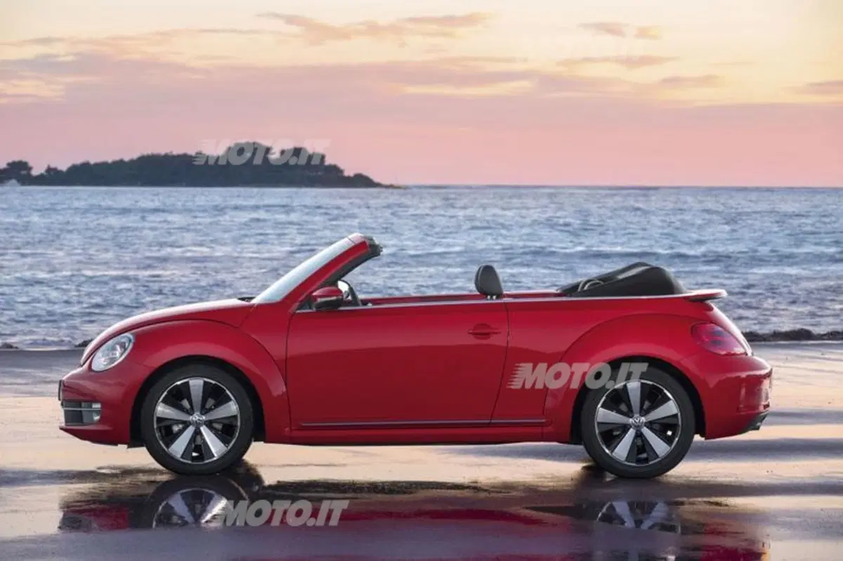 Volkswagen Maggiolino Cabriolet (15)