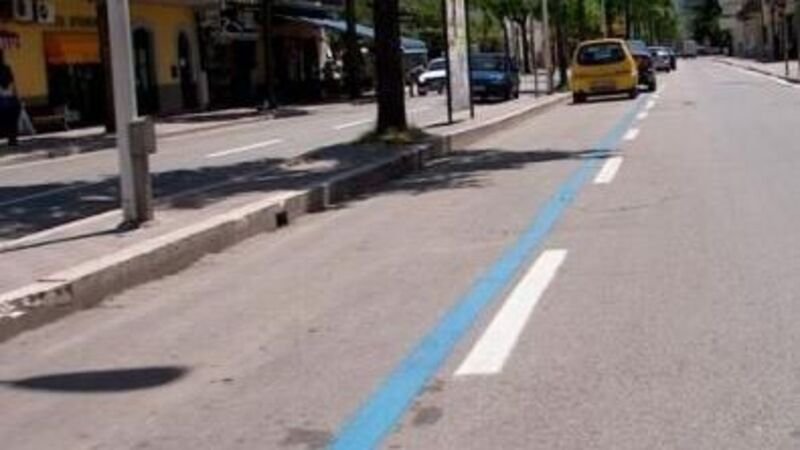 Strisce blu in periferia a Milano: come disincentivare l&rsquo;uso dei mezzi pubblici