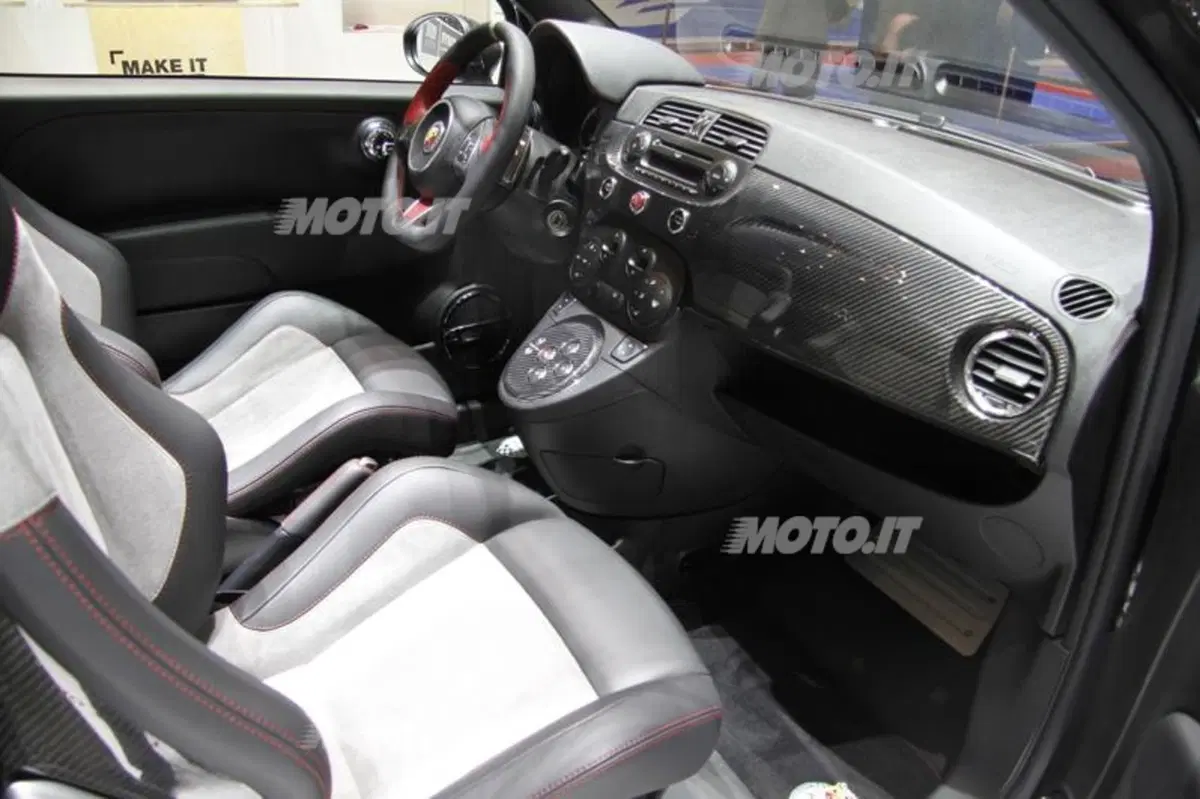 Abarth al Salone di Ginevra 2013 (14)