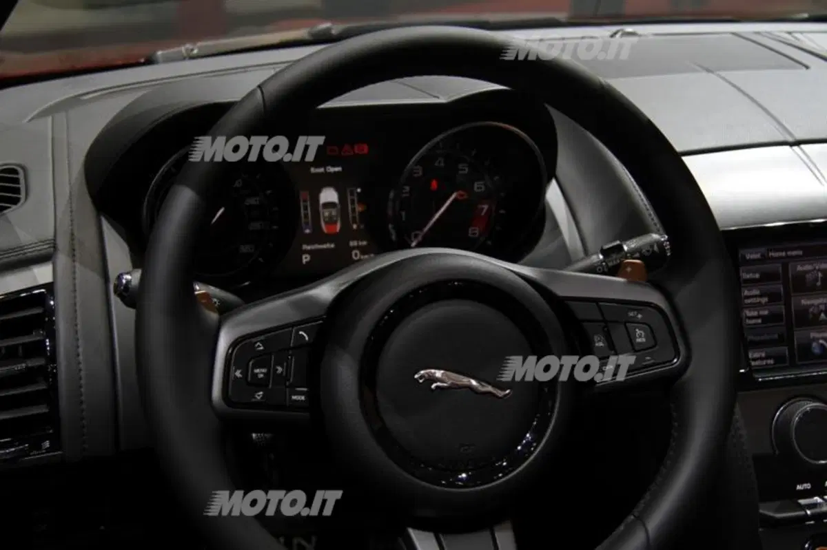 Jaguar al Salone di Ginevra 2013 (11)