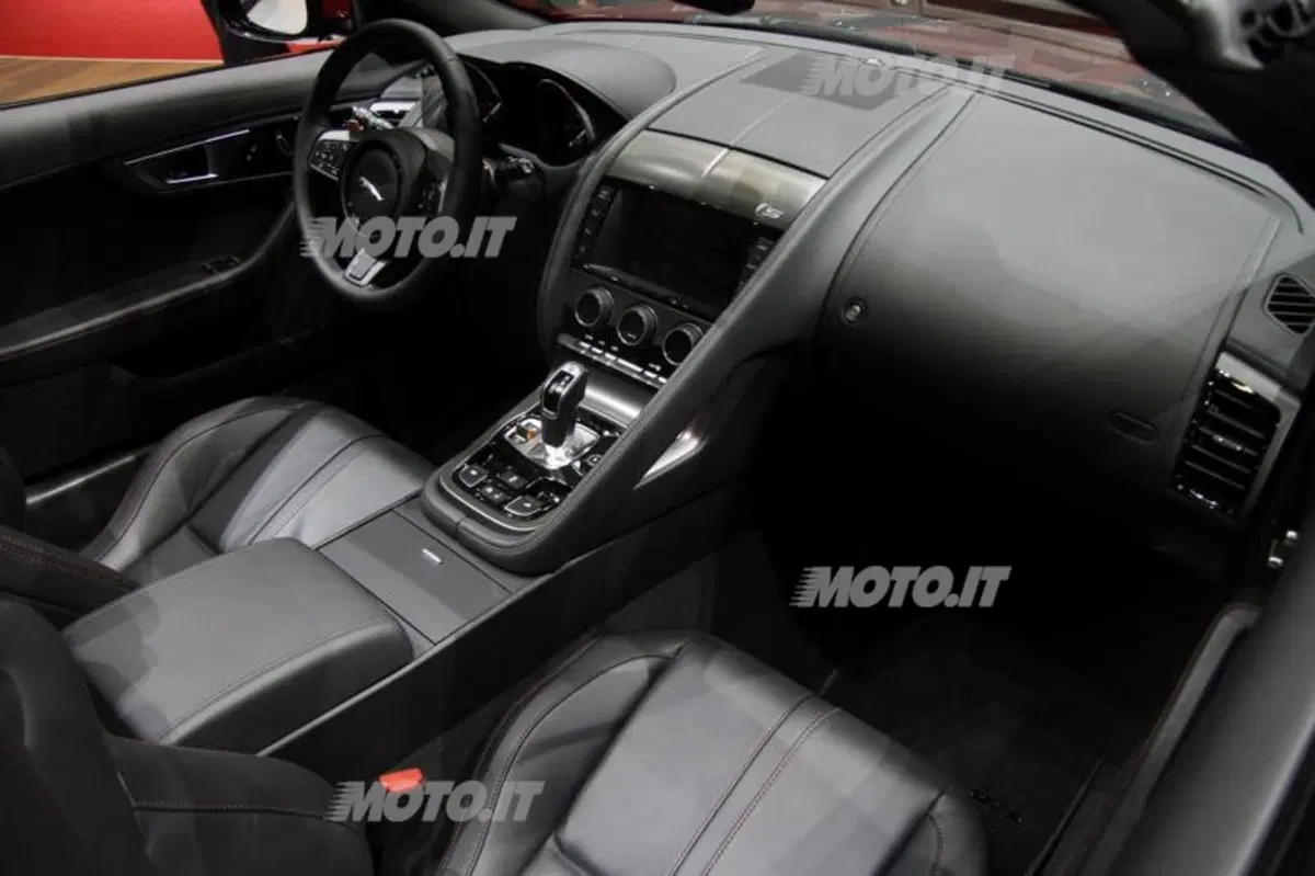Jaguar al Salone di Ginevra 2013 (18)