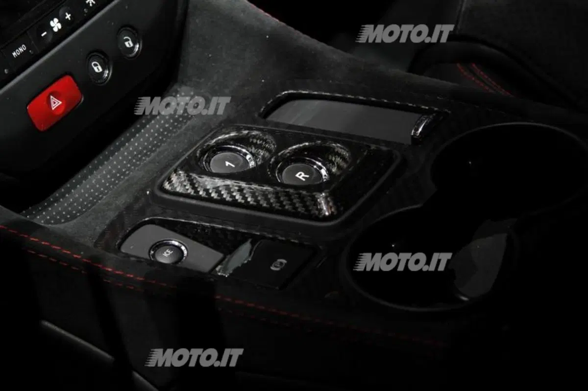 Maserati GranTurismo MC Stradale 4 posti (14)