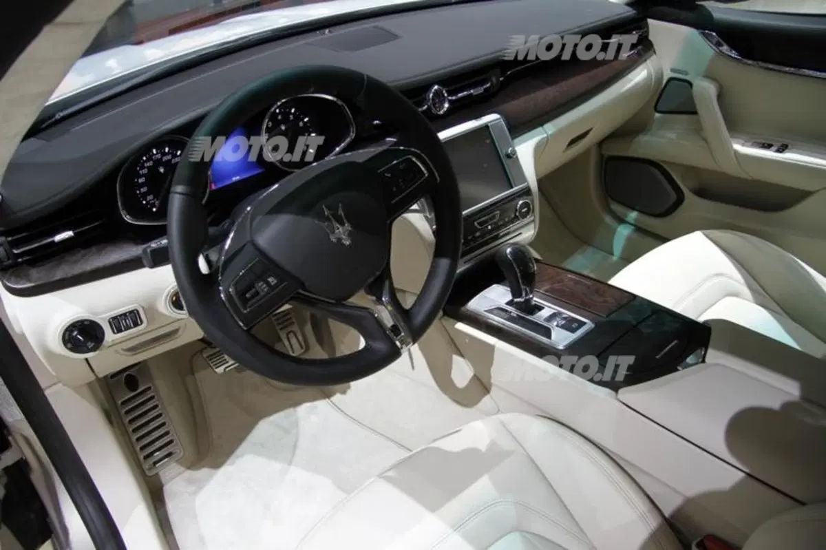 Maserati GranTurismo MC Stradale 4 posti (27)