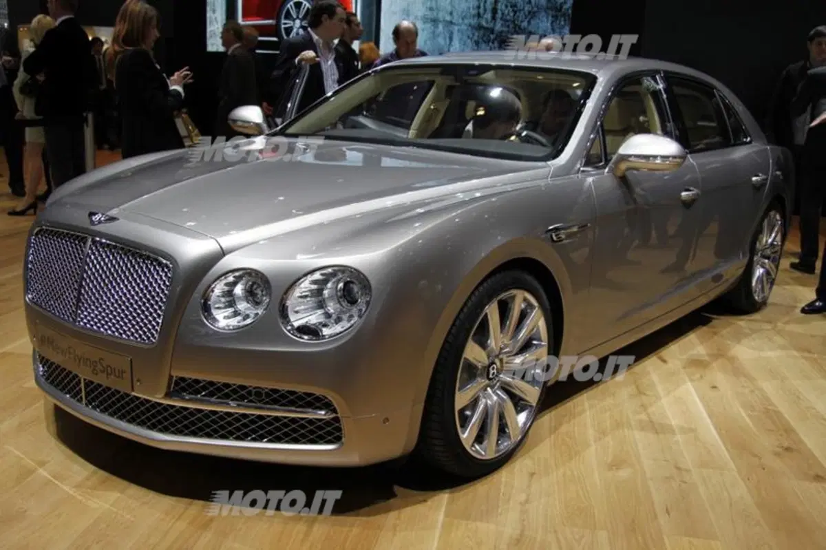 Bentley al Salone di Ginevra 2013 (5)