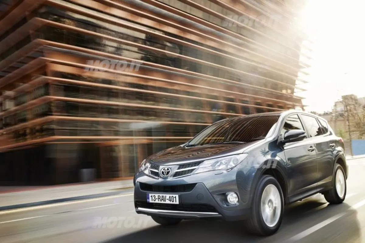 Toyota RAV4 (5)