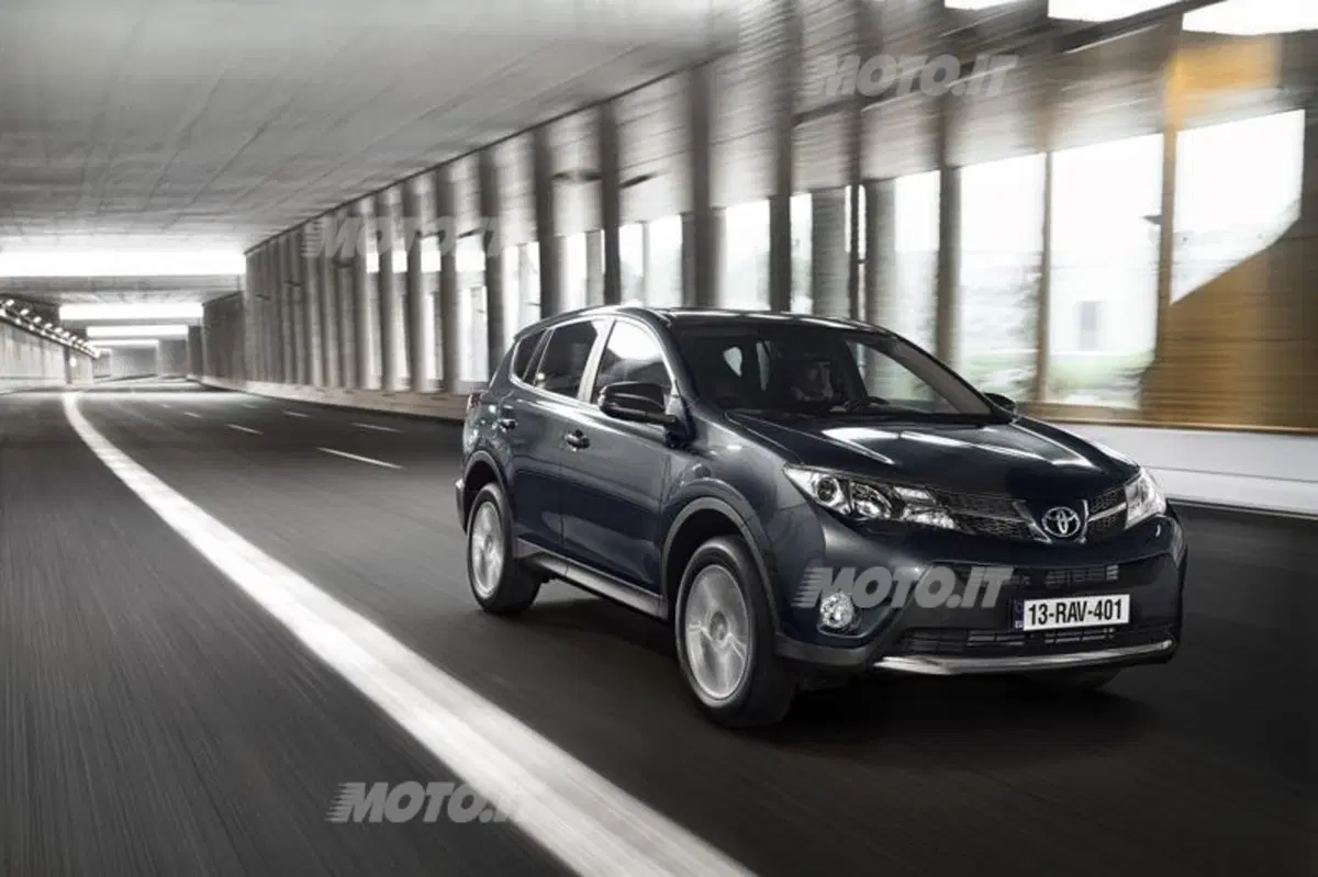 Toyota RAV4 (11)