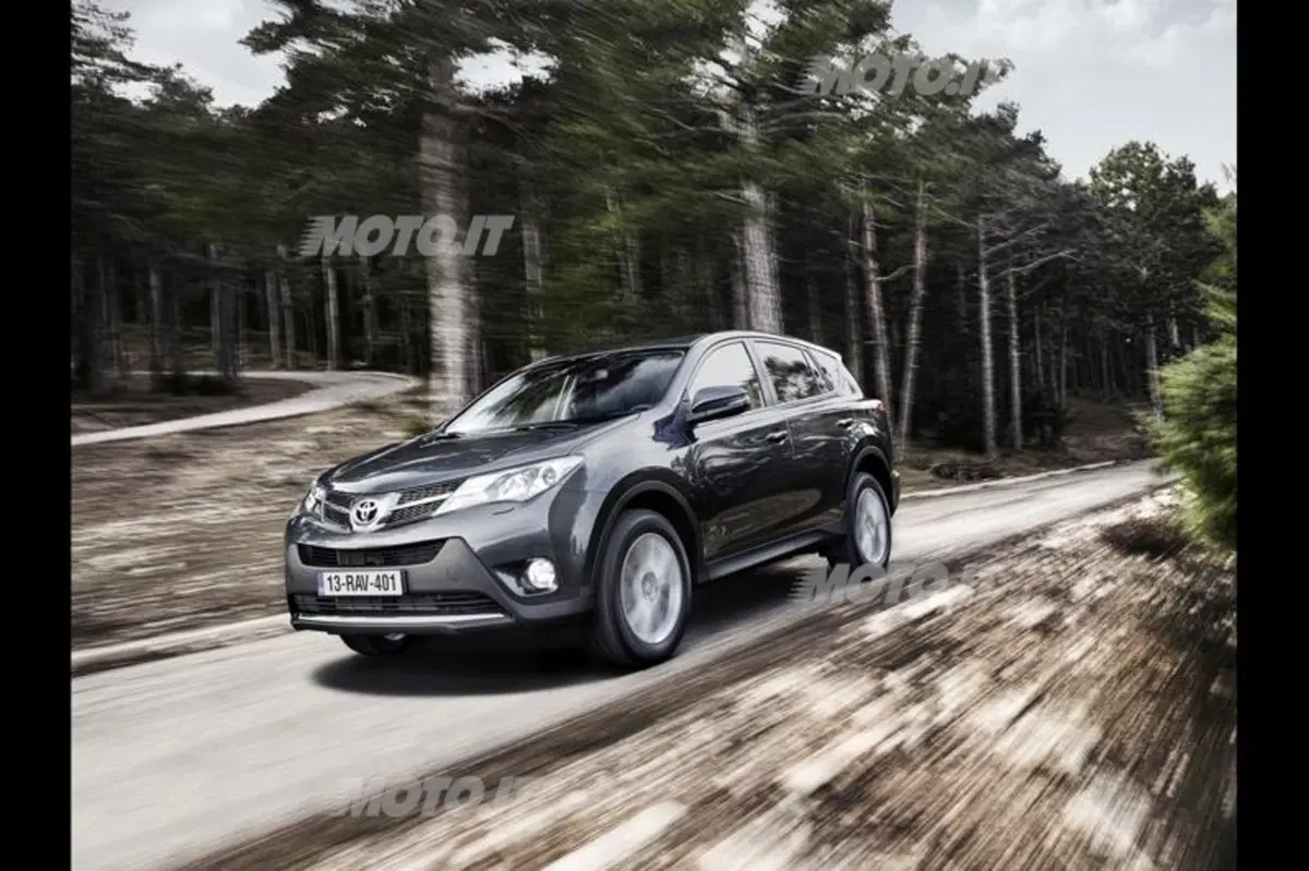 Toyota RAV4 (22)