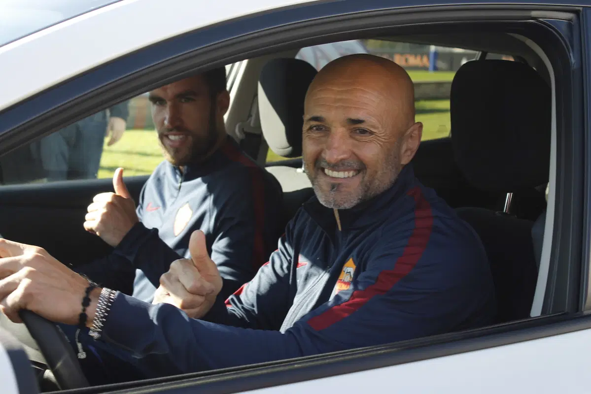 Nissan e AS Roma insieme per la mobilità sostenibile (2)