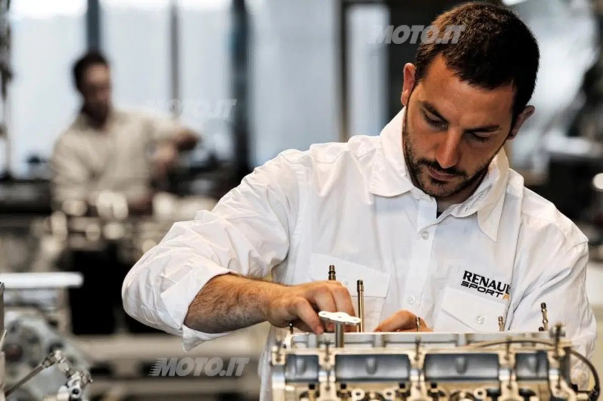 Formula 1: ecco il V6 da 1.6 litri turbo Renault per il 2014 (7)