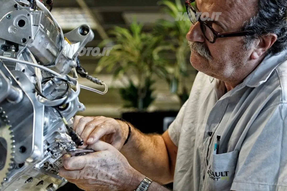 Formula 1: ecco il V6 da 1.6 litri turbo Renault per il 2014 (8)