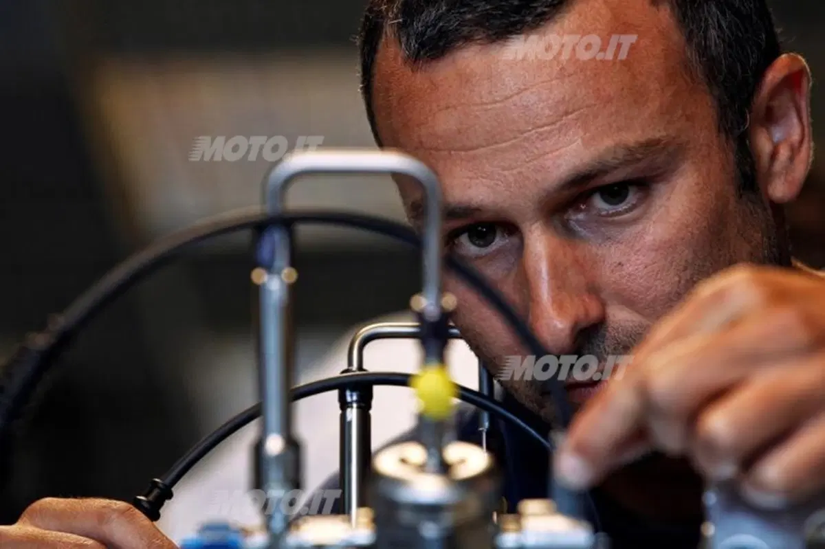 Formula 1: ecco il V6 da 1.6 litri turbo Renault per il 2014 (9)
