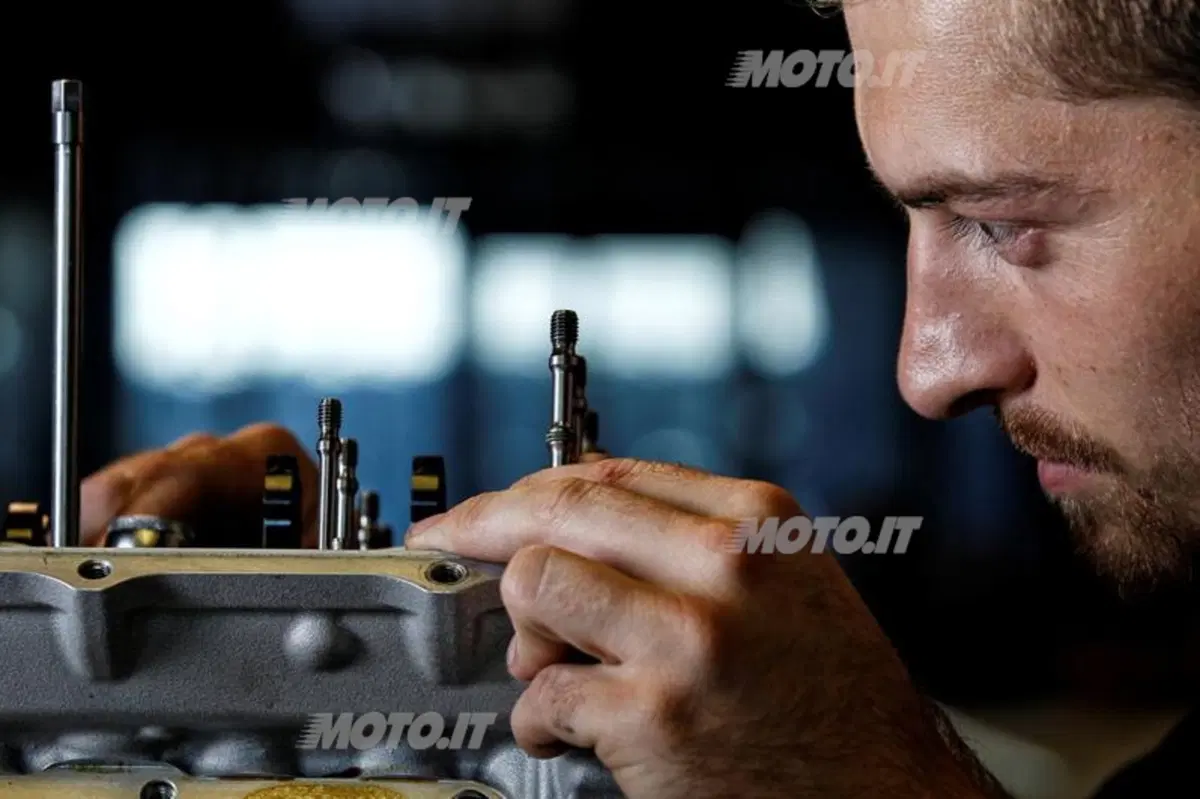 Formula 1: ecco il V6 da 1.6 litri turbo Renault per il 2014 (10)