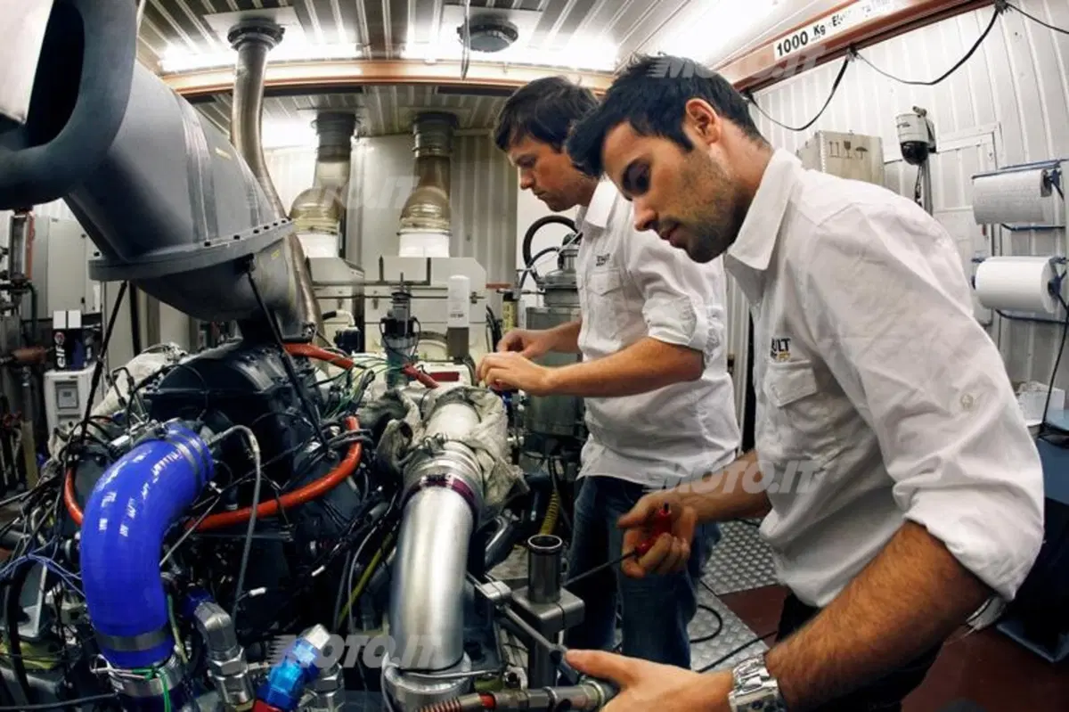 Formula 1: ecco il V6 da 1.6 litri turbo Renault per il 2014 (12)
