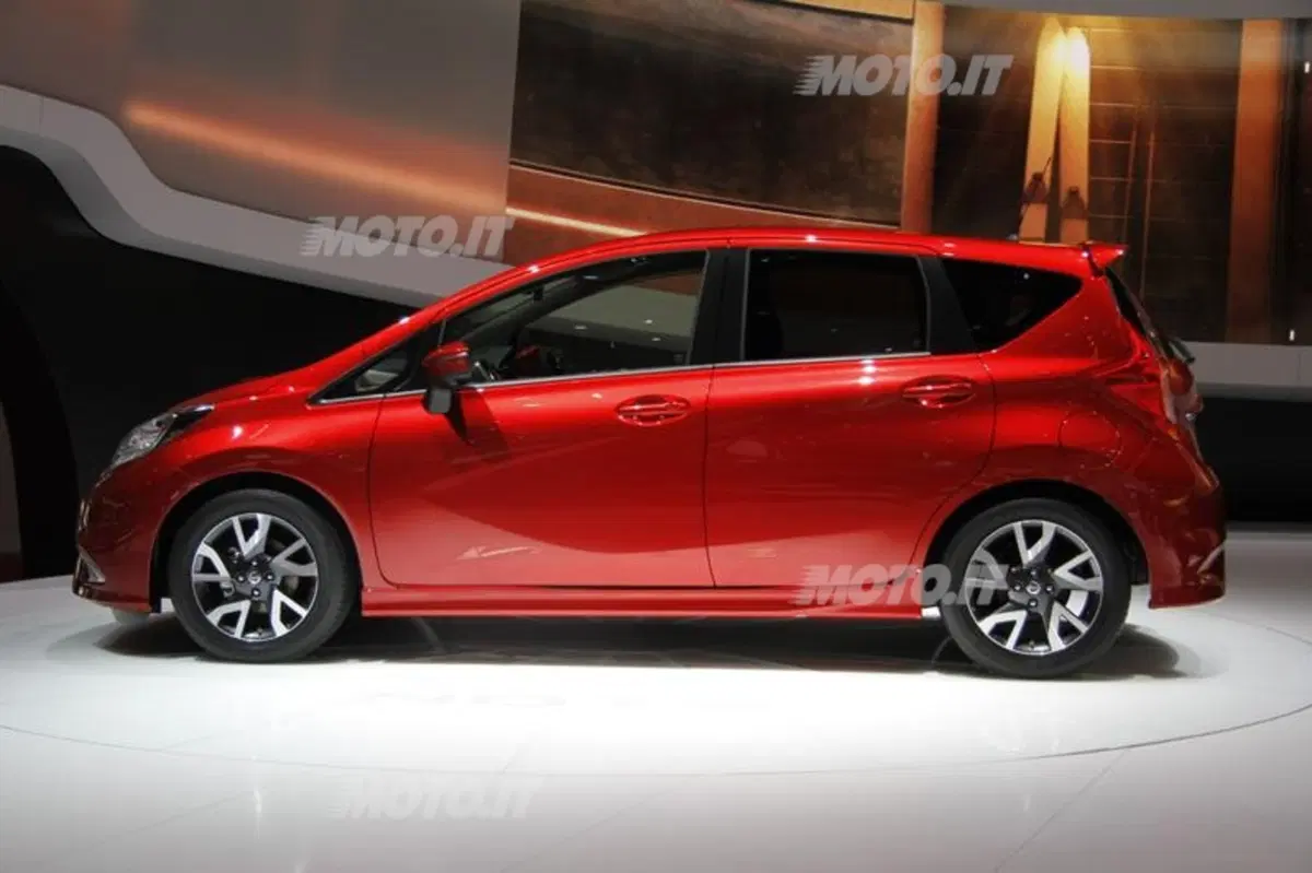 Nissan al Salone di Ginevra 2013 (6)