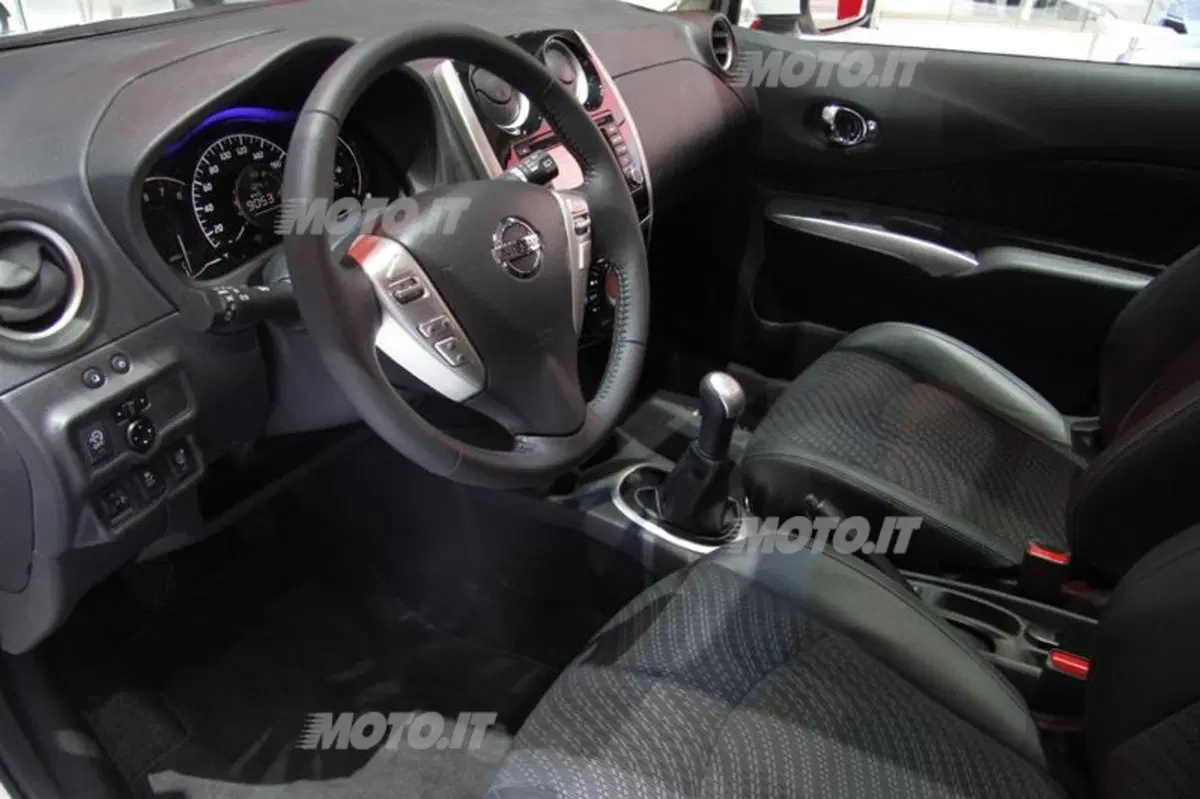 Nissan al Salone di Ginevra 2013 (33)