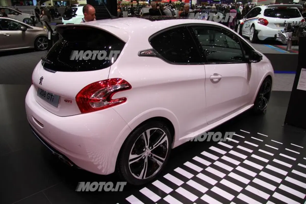 Peugeot al Salone di Ginevra 2013 (7)