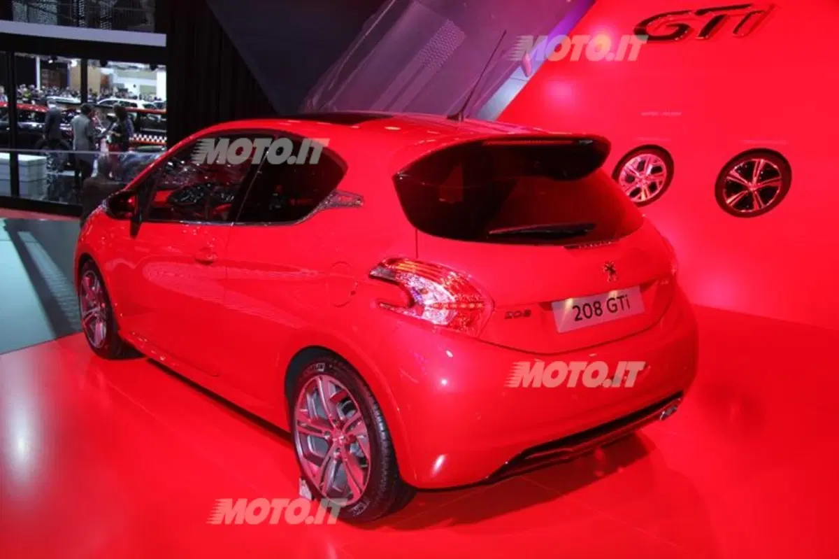 Peugeot al Salone di Ginevra 2013 (14)