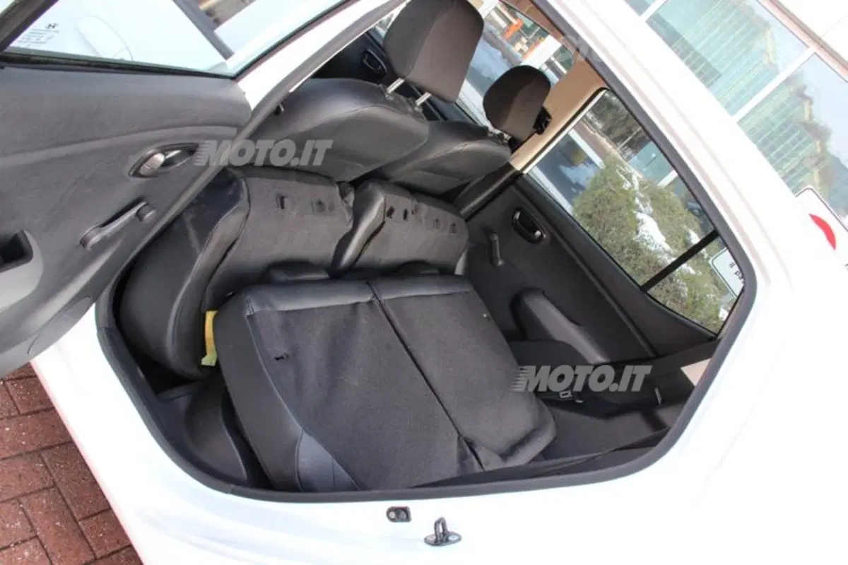 Hyundai i10 (70)