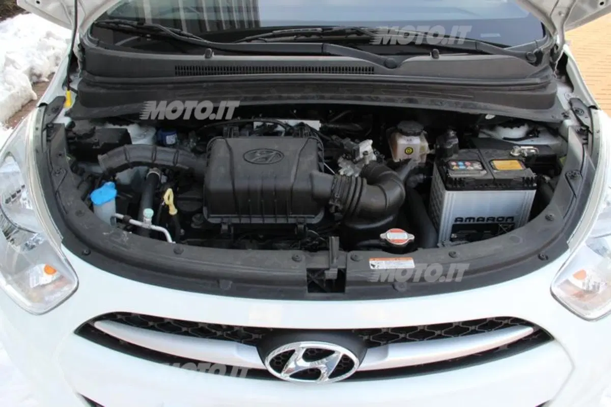 Hyundai i10 (75)