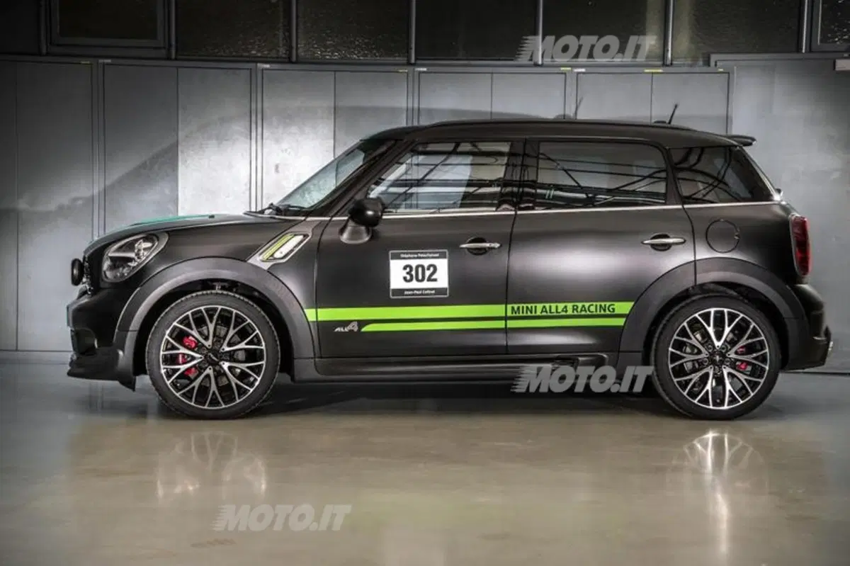 Mini John Cooper Works Countryman ALL4 Dakar Winner 2013 (4)
