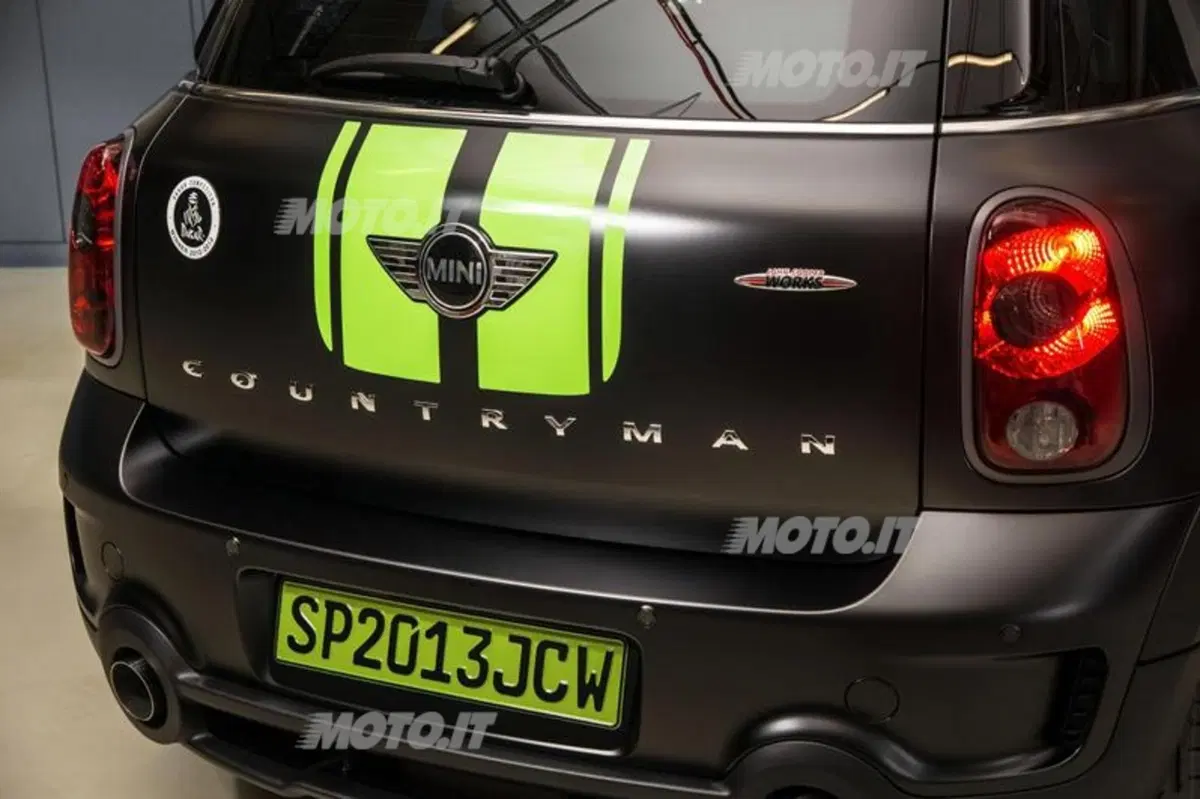 Mini John Cooper Works Countryman ALL4 Dakar Winner 2013 (8)