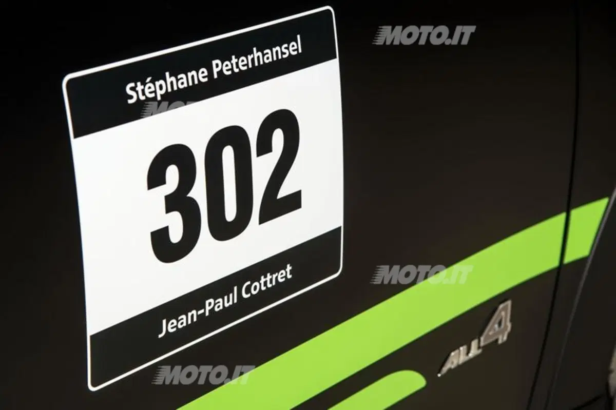 Mini John Cooper Works Countryman ALL4 Dakar Winner 2013 (11)
